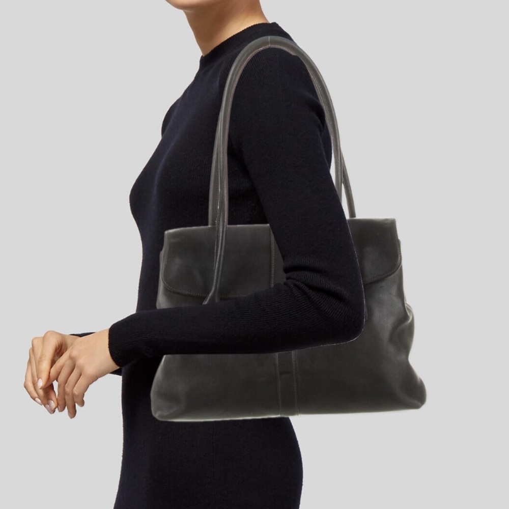 CHANEL CC Turnlock Leather in Charcoal Brown - Picture 16 of 16